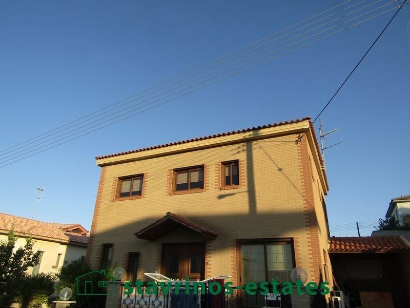 (用于出售) 住宅 独立式住宅 || Nicosia/Agia Varvara Lefkosias - 200 平方米, 4 卧室, 230.000€ 