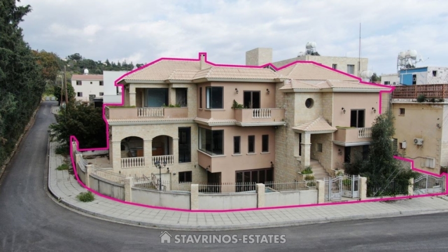 (For Sale) Residential Villa || Limassol/Limassol - 350 Sq.m, 5 Bedrooms, 750.000€ 