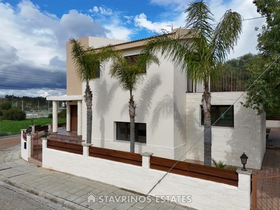 (For Sale) Residential Detached house || Nicosia/Latsia (Lakkia) - 305 Sq.m, 3 Bedrooms, 450.000€ 
