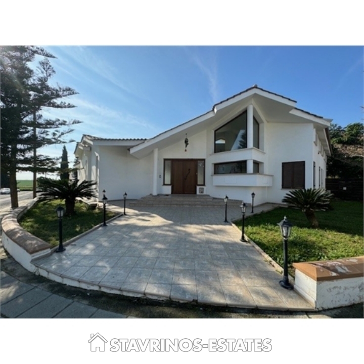 (For Sale) Residential Detached house || Larnaca/Aradippou - 300 Sq.m, 690.000€ 