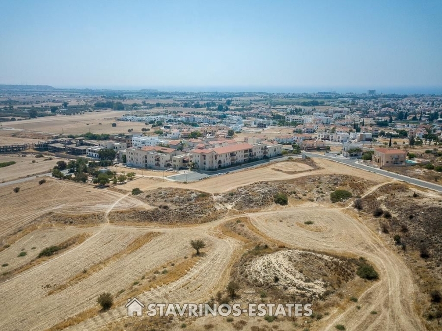 (用于出售) 建设用地 地块 || Larnaca/Oroklini (Voroklini)  - 1.403 平方米, 245.000€ 
