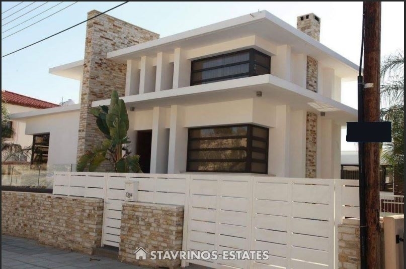 (For Sale) Residential Detached house || Larnaka/Larnaka city centre - 270 Sq.m, 5 Bedrooms, 550.000€ 